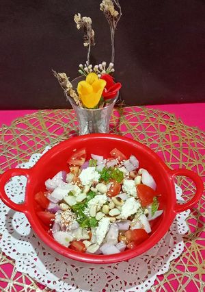 A picture of Tofu Vegetable Salad.