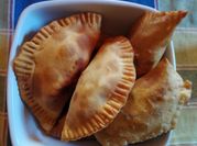 Una foto de empanadas de jurel en tarro