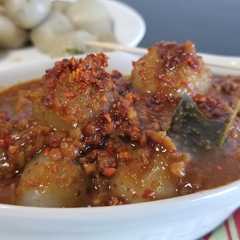 รูปของ Cilok isi abon ayam bumbu kacang