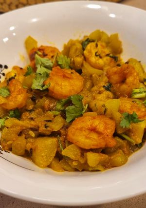 A picture of Lauki with Prawns / Lau Chingri.