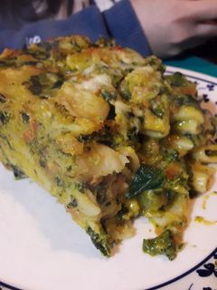 Una foto de Pastel de fideos y vegetales