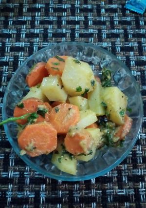 A picture of Dum aaloo gajar.