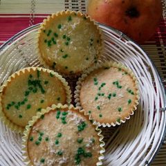 A picture of Mango Flavour Cupcakes#4weekschallenge.