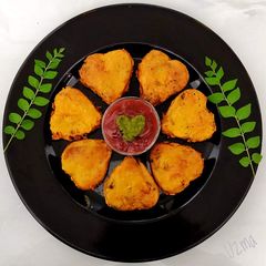 A picture of Aalu Chop.