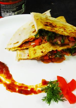 A picture of Mexcian tomato salsa Tortilla.