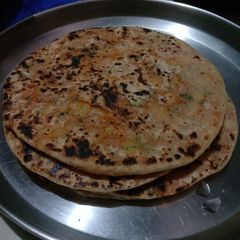 A picture of Aaloo paratha.