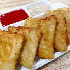 A picture of Chicken patties with frozen paratha.