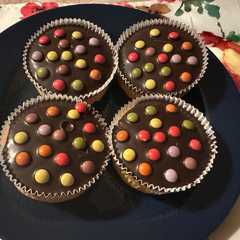 Foto di Muffin con ganache al cioccolato e Smarties