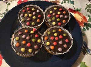 Foto di Muffin con ganache al cioccolato e Smarties