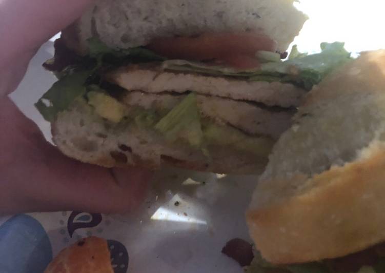 Turkey avocado bacon sandwiches (with rosemary olive oil rolls) Turkey avocado bacon sandwiches (with rosemary olive oil rolls)