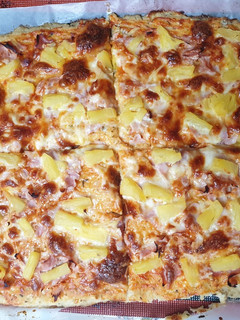 Una foto de Pizza de coliflor con piña