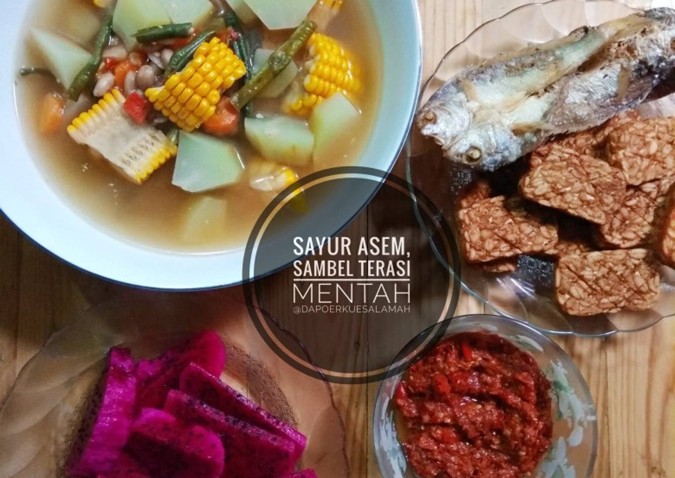 Sayur lada, sambel tarasi mantah, lauk asin, tempe goreng