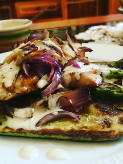Una foto de Filete y hortalizas a la plancha con mayonesa de ajo
