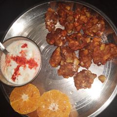 A picture of Kuttu atey ke pakodey.