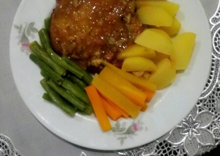 Steak Tempe with Blackpepper Sauce
