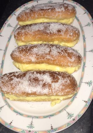 Una foto de Pepitos de azúcar rellenos de crema pastelera