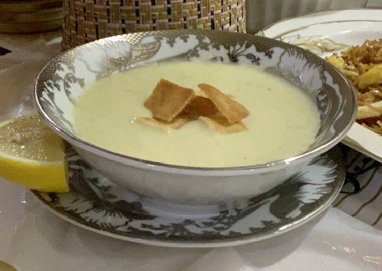 شوربة البطاطس والكوسا