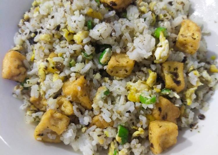 Nasi aduk Rumput Laut