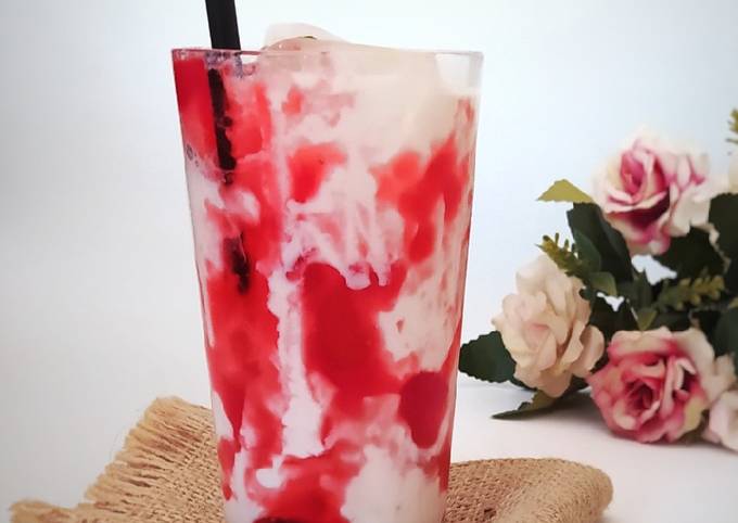 Cara membuat Korean strawberry milk Cara membuat Korean strawberry milk
