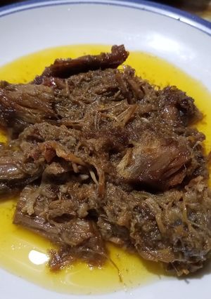 A picture of Lal gosht.