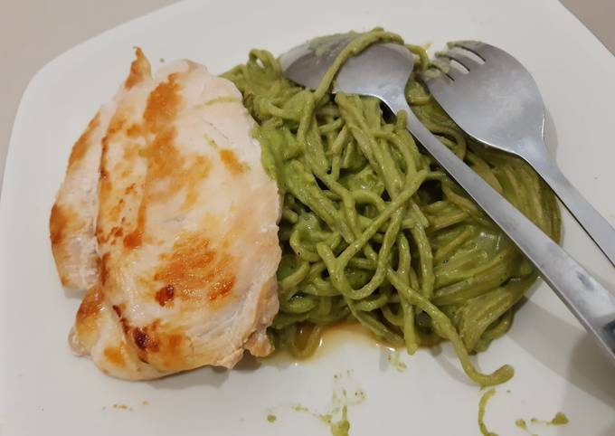 Grilled chicken basil pesto (pasta)