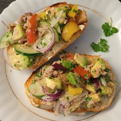 A picture of Healthy Avocado tuna salad.