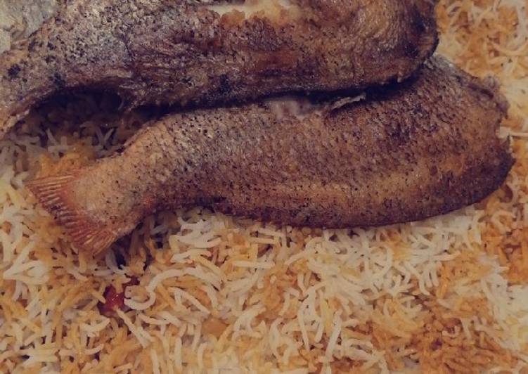 الرز المطبق مع السمك