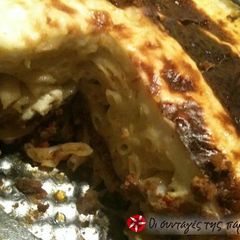 A picture of Béchamel sauce for pastitsio.