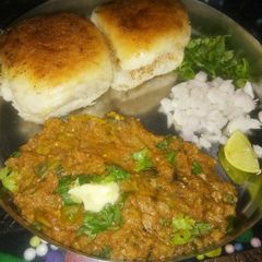A picture of Pav bhaji.