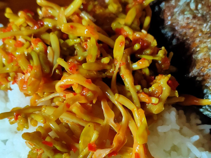 Bagaimana Menyiapkan Tumis pedas bunga pepaya yang Lezat Sekali