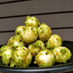 A picture of Streamed rice balls.
