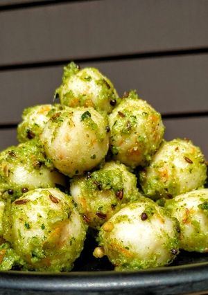 A picture of Streamed rice balls.