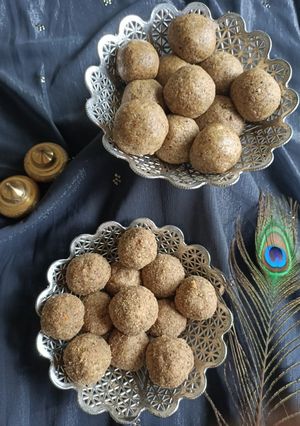 प्रोटिन् रिच लाडू (protein rich ladoo recipe in marathi) रेसिपी चे मुख्य फोटो 