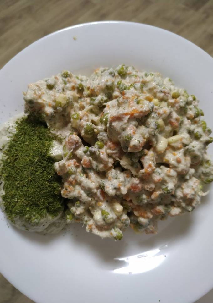 Живой салат с пророщенного маша и моркови