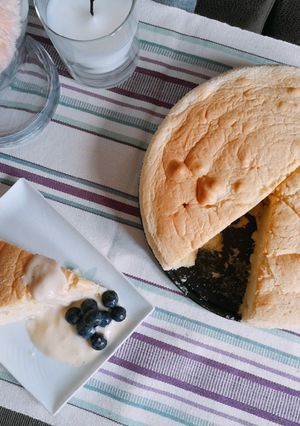 A picture of Taiwanese fluffy cake.
