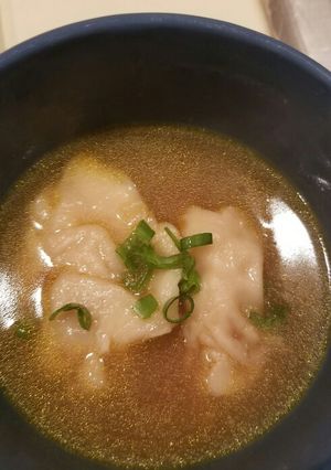A picture of Wonton soup.