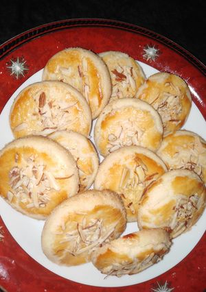 A picture of Nan khatai.