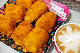 Langkah Mudah untuk Membuat 12. Pisang Goreng Keju Crispy Murah