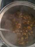 Garbanzos con gambas y almejas