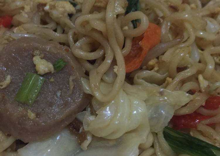 Bagaimana Menyiapkan Mie tektek indomie goreng, Lezat