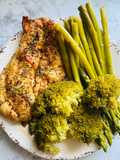 Pollo con brócoli y espárragos