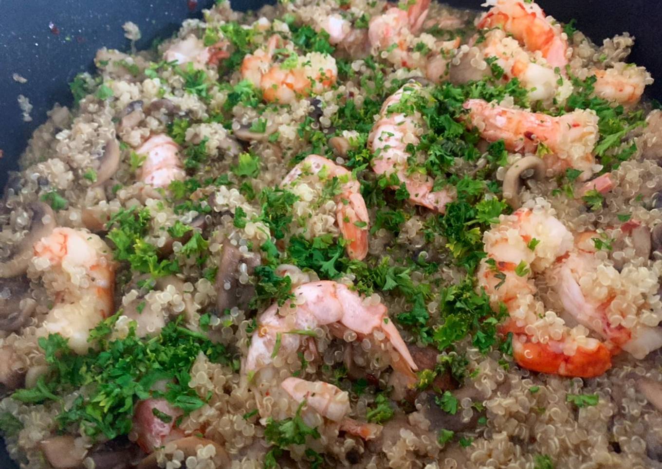 Quinoa "risotto" with mushrooms and shrimp