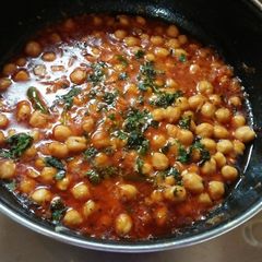 A picture of Restaurant style chole masala.