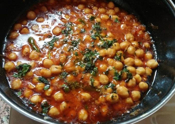 Restaurant style chole masala