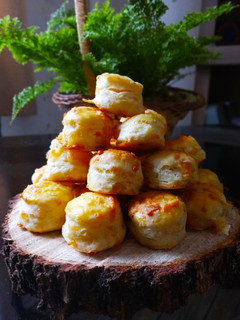 Una foto de Scones de queso parmesano