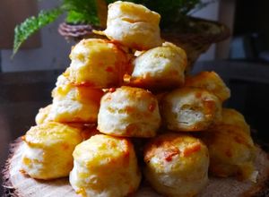 Una foto de Scones de queso parmesano