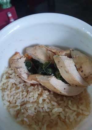 รูปของ ไก่ม้วนผักโขมอบชีส