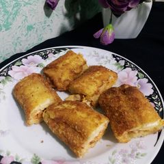 A picture of Mayo chicken bread roll.