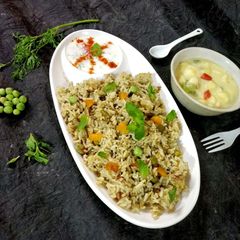A picture of Matar pulao.