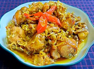Hình của món Gà kho sả ớt.